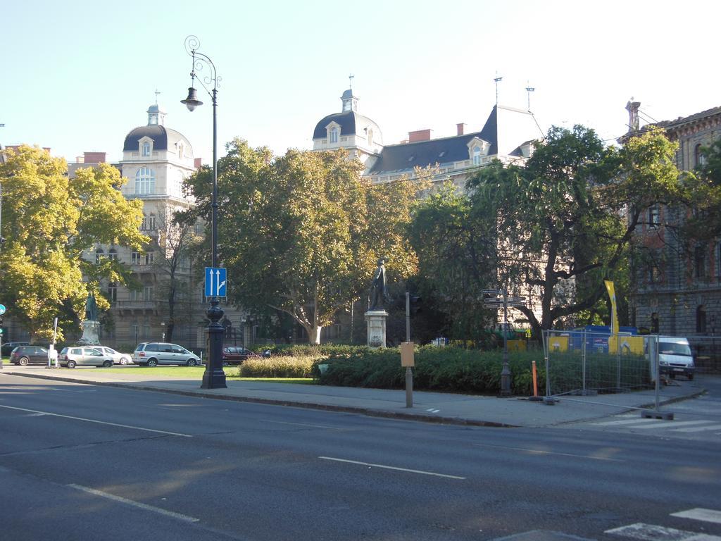 Kodaly Art Apartmán *